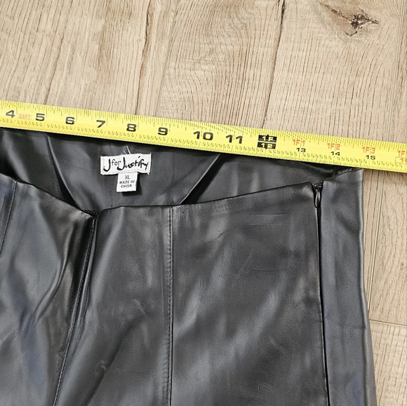 Buckle J is for Justify Black Faux Leather Parted Seam Pants - Picture 3 of 10